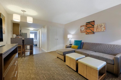 Staybridge Suites - Orlando Royale Parc Suites image 13