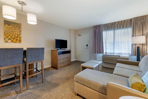 Staybridge Suites - Orlando Royale Parc Suites image 16