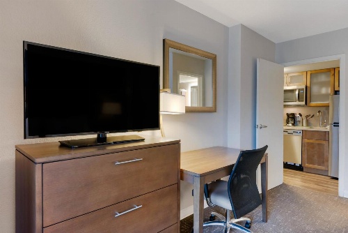 Staybridge Suites - Orlando Royale Parc Suites image 3