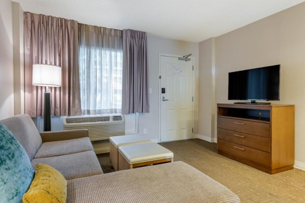 Staybridge Suites - Orlando Royale Parc Suites Image 6